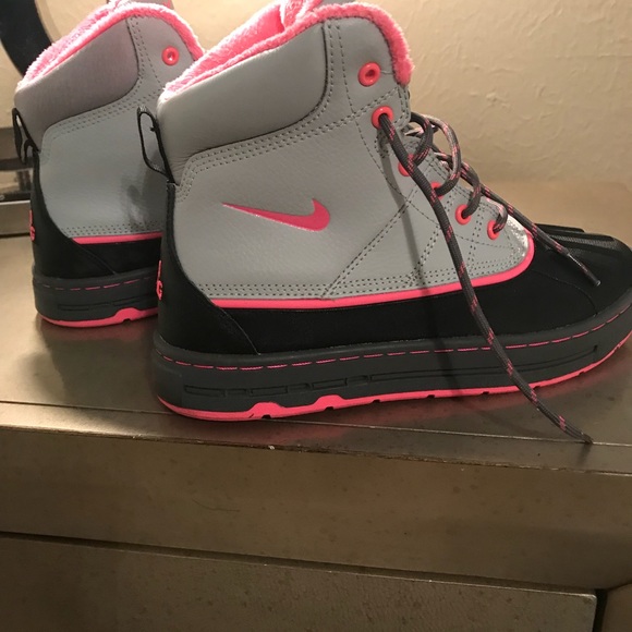 Brand New Nike boots - Picture 4 of 4